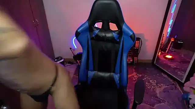 Snapshot of tay_ler3 chatting on April 2026 03:01:04 AM tay ler3 online show from April 2026 03:01:04 AM