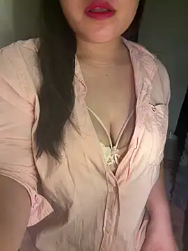 --Lyly-- online show from March 2026 04:02:01 PM