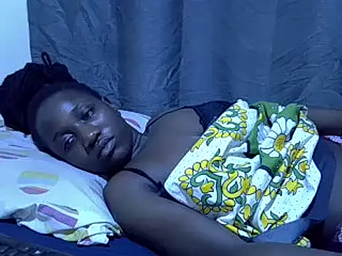 Adaline-Paris online show from March 2025 10:42:01 PM