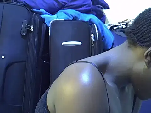 Adaline-Paris online show from October 2025 04:57:01 AM