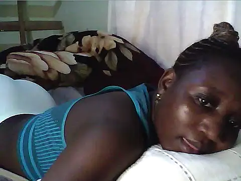 Adaline-Paris online show from April 2026 02:56:01 PM