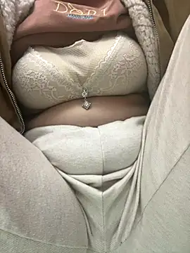 Milk Mom99 online show from November 2025 08:13:01 AM