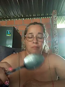 Snapshot of natally_ross21 chatting on February 2026 12:44:02 PM natally ross21 online show from February 2026 12:44:02 PM