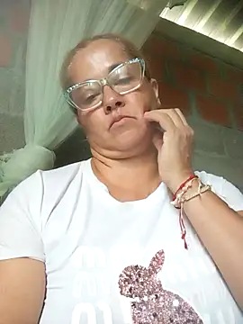 Snapshot of natally_ross21 chatting on February 2026 01:18:01 PM natally ross21 online show from February 2026 01:18:01 PM