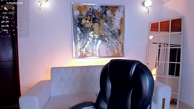 Snapshot of VictoriaMilan_ chatting on February 2025 11:24:01 PM VictoriaMilan online show from February 2025 11:24:01 PM