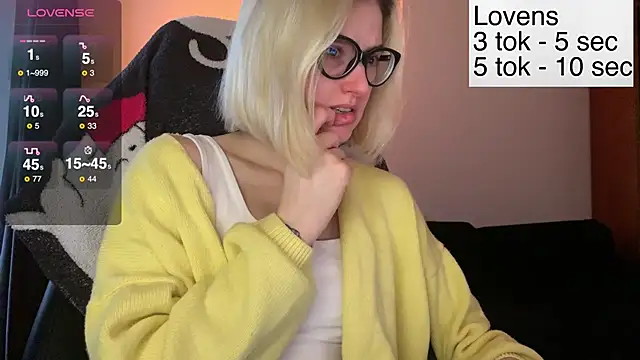 Sexy Sweets online show from November 2025 12:28:02 PM