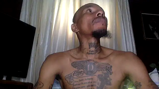 Snapshot of KingDerRico chatting on October 2025 09:22:01 PM KingDerRico online show from October 2025 09:22:01 PM