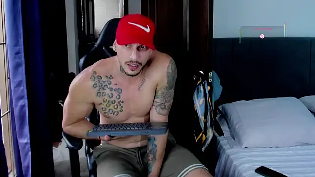 Snapshot of RickG_Oficial chatting on May 2026 08:48:02 PM RickG Oficial online show from May 2026 08:48:02 PM