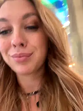 Snapshot of Sweet___Emily chatting on December 2024 02:38:01 PM Sweet   Emily online show from December 2024 02:38:01 PM