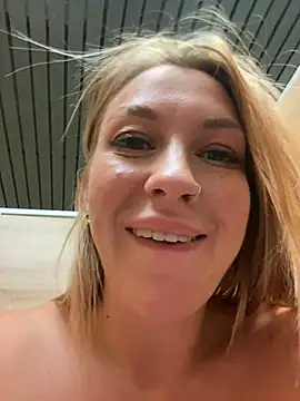 Snapshot of Sweet___Emily chatting on December 2024 05:22:02 PM Sweet   Emily online show from December 2024 05:22:02 PM