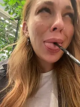 Snapshot of Sweet___Emily chatting on December 2024 02:44:01 PM Sweet   Emily online show from December 2024 02:44:01 PM