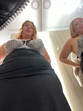 Snapshot of Sweet___Emily chatting on December 2024 05:31:01 PM Sweet   Emily online show from December 2024 05:31:01 PM