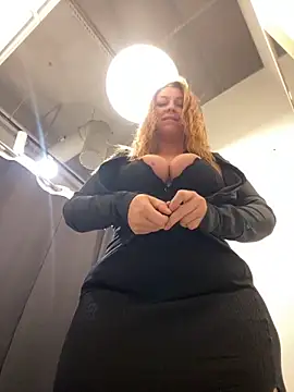 Snapshot of Sweet___Emily chatting on December 2024 05:54:02 PM Sweet   Emily online show from December 2024 05:54:02 PM