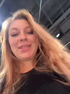 Snapshot of Sweet___Emily chatting on January 2025 04:18:02 PM Sweet   Emily online show from January 2025 04:18:02 PM