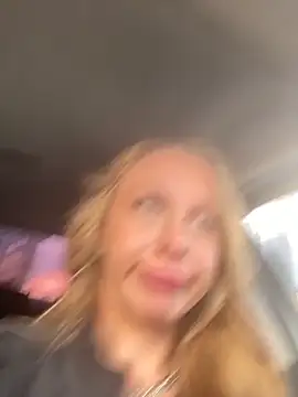 Snapshot of Sweet___Emily chatting on October 2025 01:08:01 PM Sweet   Emily online show from October 2025 01:08:01 PM