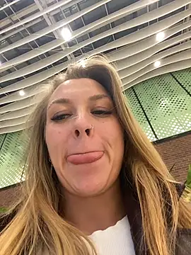 Sweet   Emily online show from December 2025 03:40:02 PM