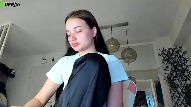 Snapshot of IreneVON chatting on May 2026 03:23:02 AM IreneVON online show from May 2026 03:23:02 AM