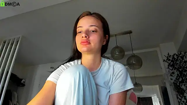 Snapshot of IreneVON chatting on May 2026 04:29:01 AM IreneVON online show from May 2026 04:29:01 AM