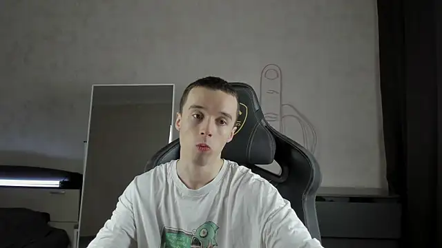 MasonWarholl online show from January 2025 02:40:02 PM