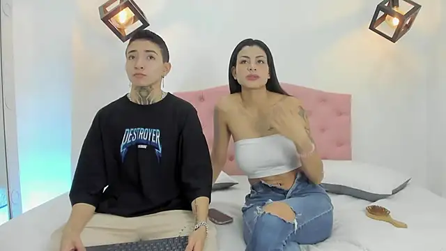 Snapshot of Tinny_and_Candy chatting on January 2025 01:31:01 PM Tinny and Candy online show from January 2025 01:31:01 PM