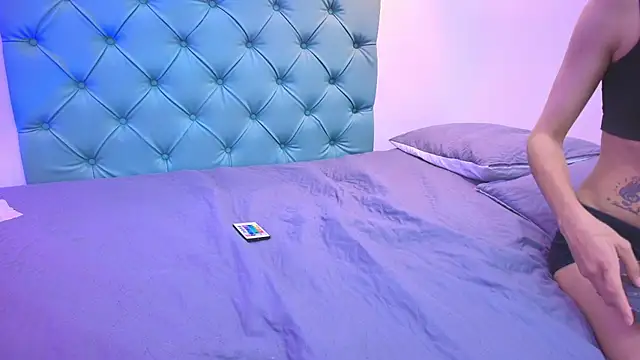 Snapshot of Tinny_and_Candy chatting on February 2025 04:37:02 PM Tinny and Candy online show from February 2025 04:37:02 PM