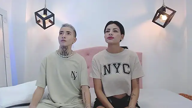 Snapshot of Tinny_and_Candy chatting on March 2025 01:30:02 PM Tinny and Candy online show from March 2025 01:30:02 PM