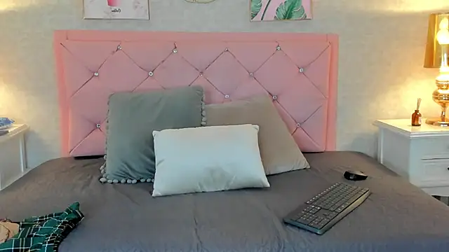 Snapshot of Ginger_Violetta_ chatting on February 2025 07:55:01 PM Ginger Violetta online show from February 2025 07:55:01 PM