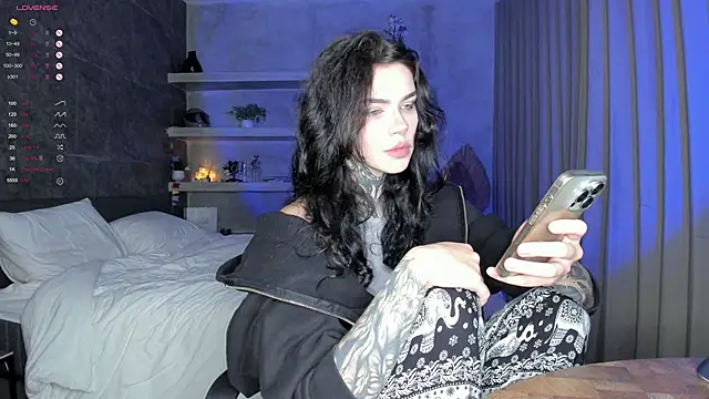 Snapshot of uwuxxxeva chatting on January 2026 08:12:01 PM uwuxxxeva online show from January 2026 08:12:01 PM