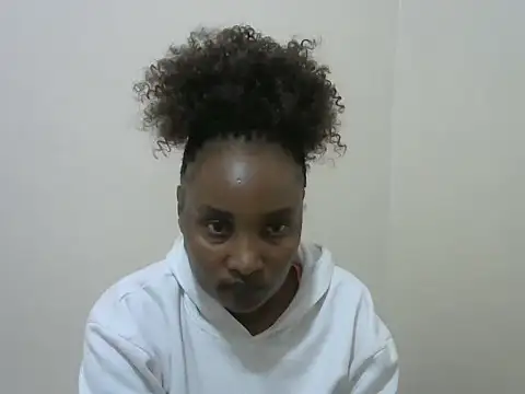 StacyGee24 online show from October 2025 05:05:01 AM