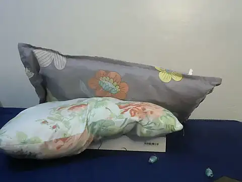 StacyGee24 online show from October 2025 08:17:02 PM