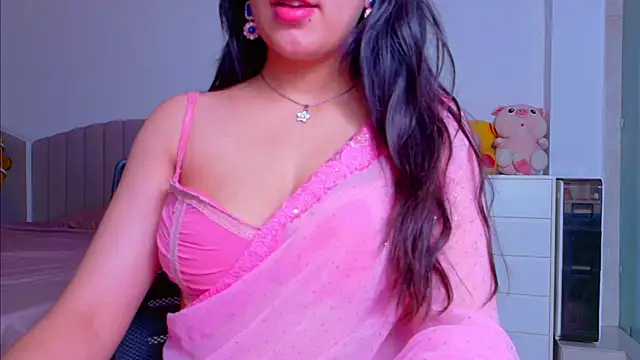 Snapshot of Aashika-Kaur chatting on October 2025 04:10:01 AM Aashika-Kaur online show from October 2025 04:10:01 AM