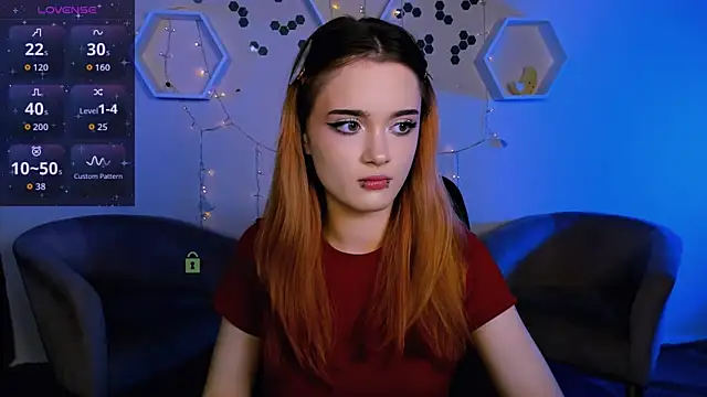 liana kisses online show from November 2025 08:07:01 PM