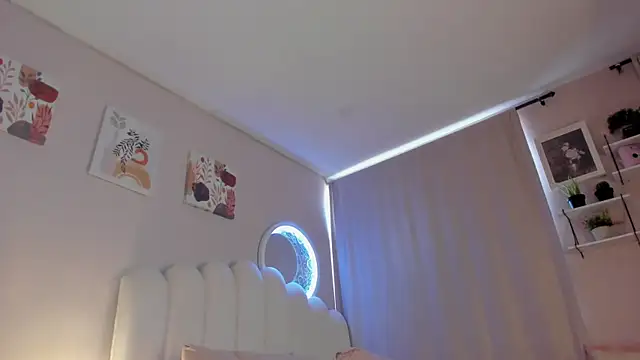 martinaaricci online show from October 2025 02:05:01 PM