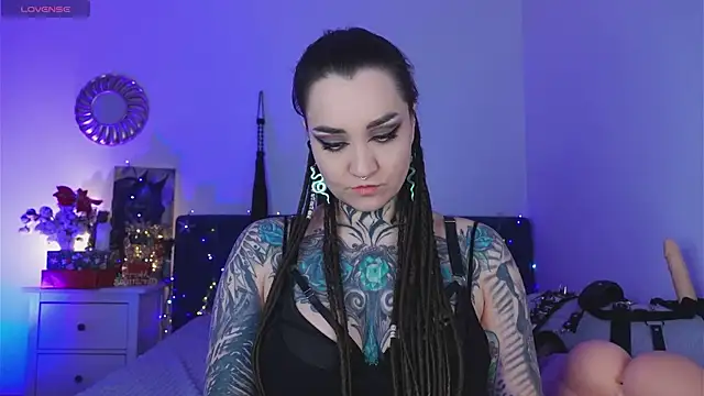 Snapshot of SindelDark chatting on December 2024 11:43:02 AM SindelDark online show from December 2024 11:43:02 AM