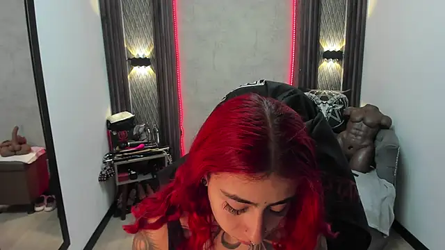 selene red  online show from February 2025 01:37:02 PM