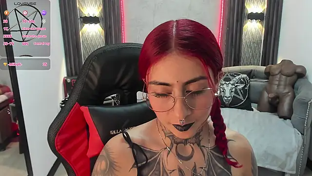 selene red  online show from February 2025 03:41:02 PM