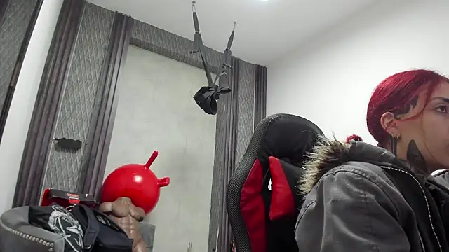 selene red  online show from February 2026 12:40:02 AM