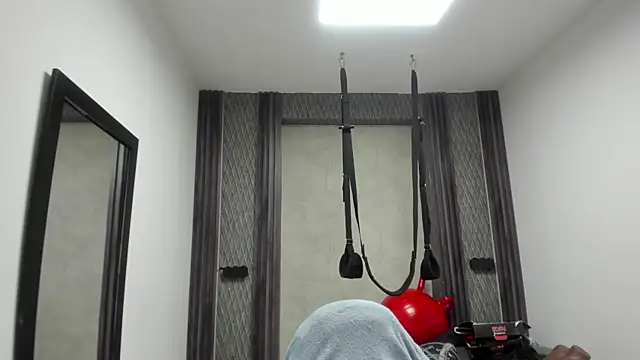 Snapshot of selene_red_ chatting on May 2026 01:33:02 AM selene red online show from May 2026 01:33:02 AM
