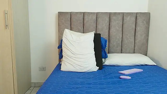 karina lewis  online show from March 2025 06:59:01 AM