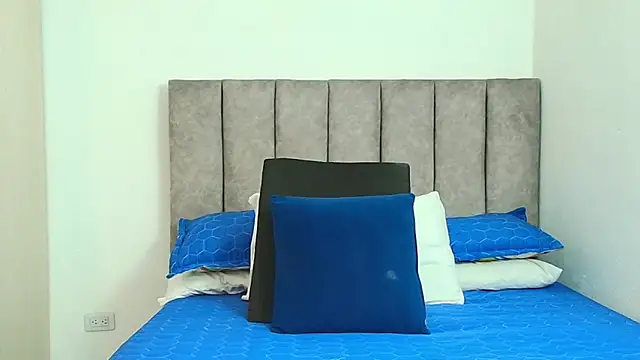 karina lewis  online show from October 2025 03:48:01 AM