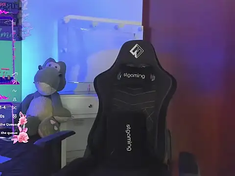 maika28 online show from April 2026 01:29:02 PM