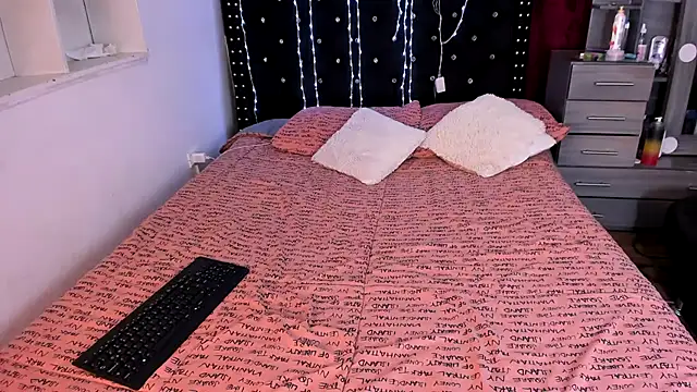 Snapshot of valerie_luxe_ chatting on July 2026 04:19:02 AM valerie luxe online show from July 2026 04:19:02 AM