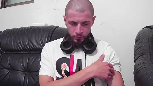 jimmyy  online show from October 2025 04:18:01 PM