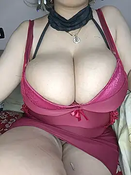 Snapshot of Rihaamm chatting on June 2026 07:35:02 PM Rihaamm online show from June 2026 07:35:02 PM