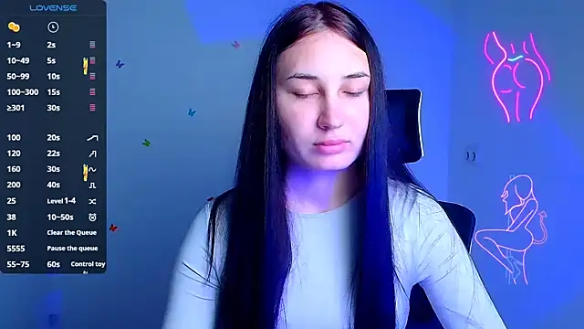 Jennifer Blum online show from October 2025 05:04:01 AM