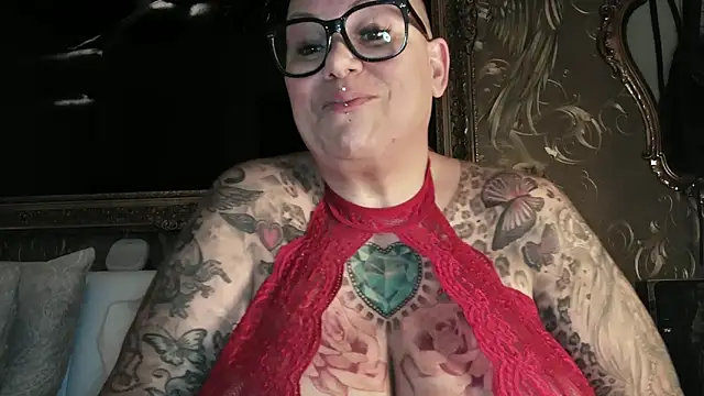 Snapshot of gepiercte_nippel chatting on January 2025 08:21:01 PM gepiercte nippel online show from January 2025 08:21:01 PM