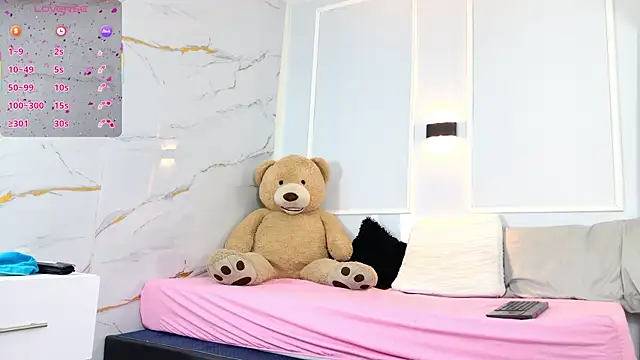 zorravioletta1 online show from April 2026 11:54:02 AM