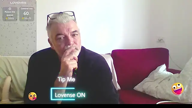 Snapshot of Skoona73 chatting on September 2025 05:08:02 AM Skoona73 online show from September 2025 05:08:02 AM