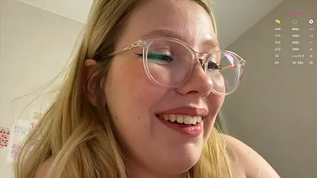 Snapshot of HoneyAudrey chatting on January 2025 01:28:01 PM HoneyAudrey online show from January 2025 01:28:01 PM