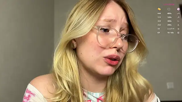 Snapshot of HoneyAudrey chatting on January 2025 11:30:02 AM HoneyAudrey online show from January 2025 11:30:02 AM